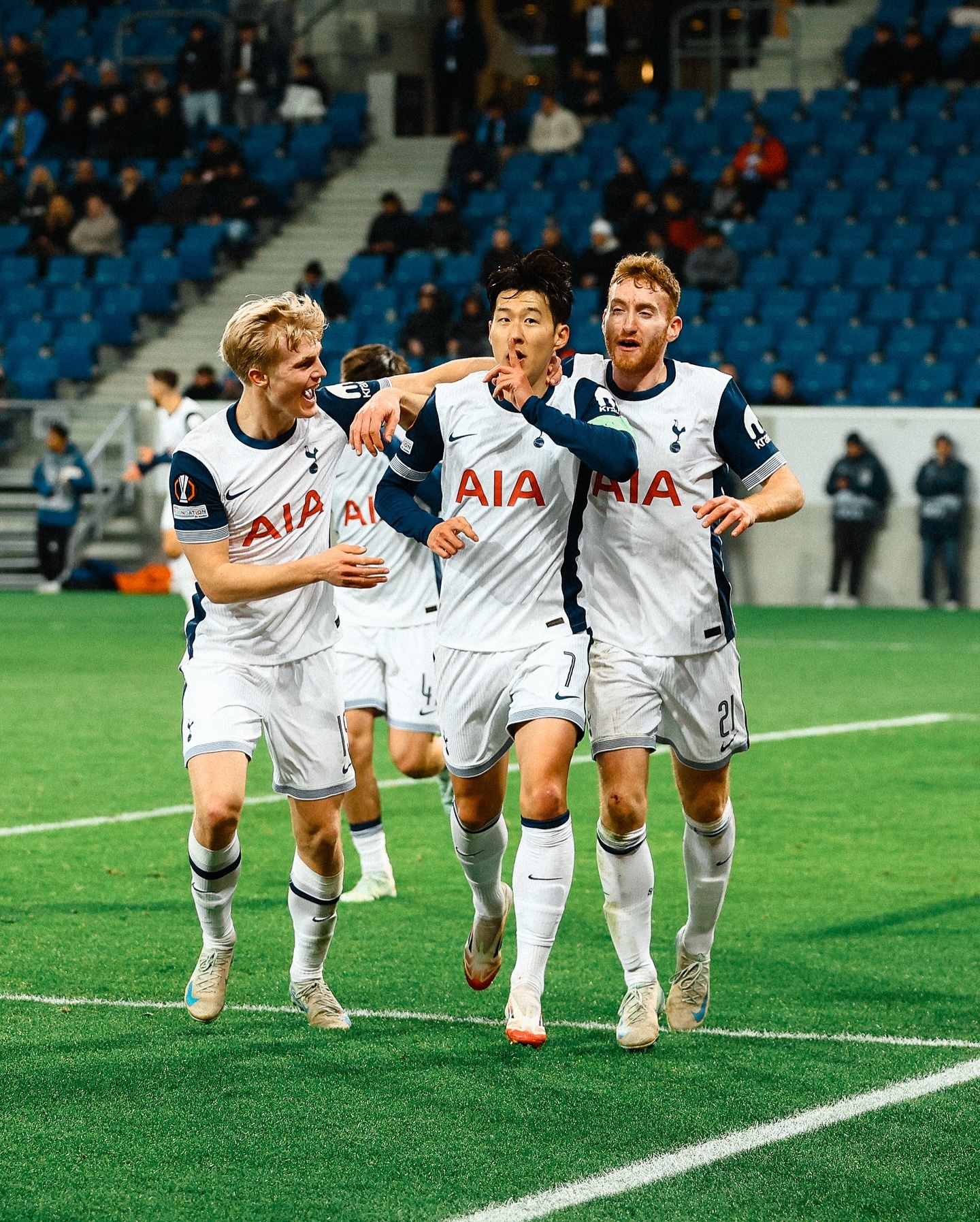 孙兴慜开场5分钟连进两球，利物浦防线形同虚设！的简单介绍