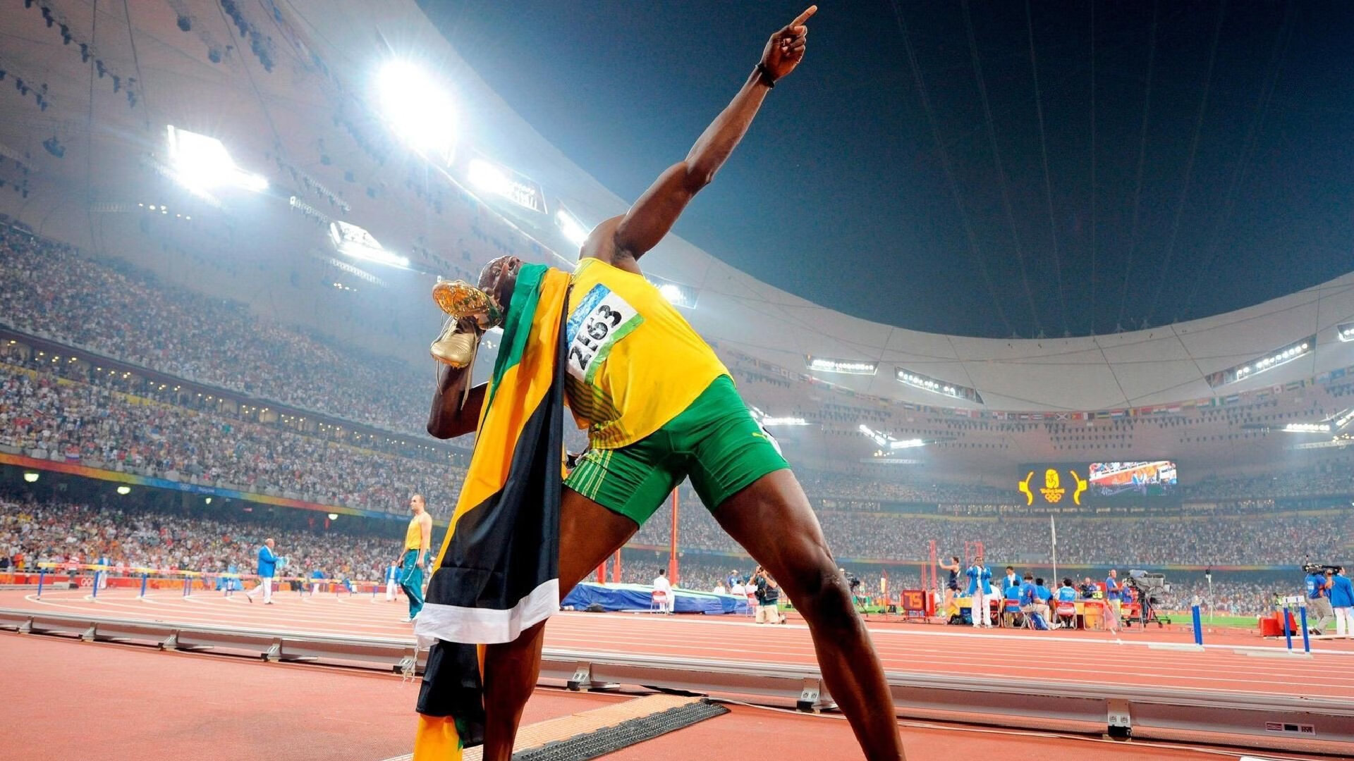 田径赛场焦点！澳大利亚队对阵葡萄牙队，战况跌宕起伏，悬念直到终场